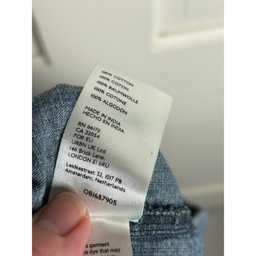 We The Free Free People Get Free Pull On Denim Shorts Blue Smocked Waist Large - Picture 6 of 6